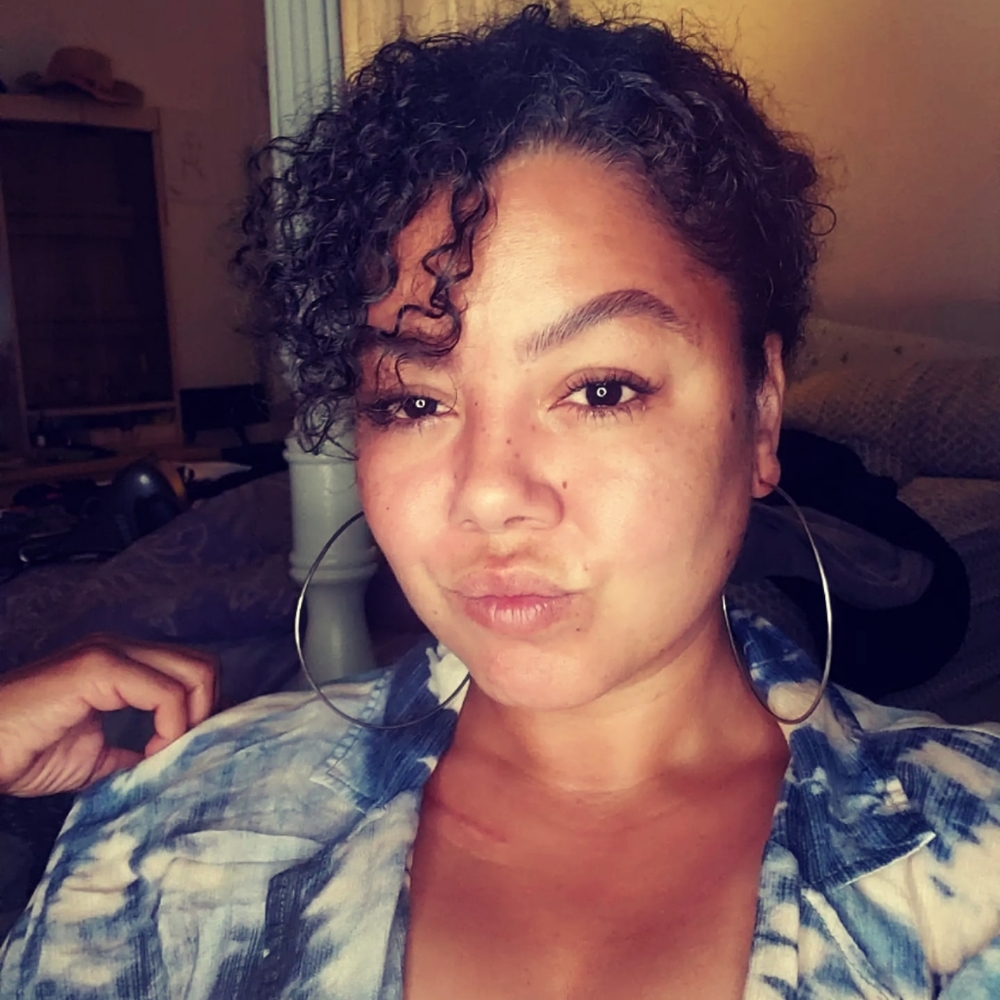 Meet your Posher, Ina